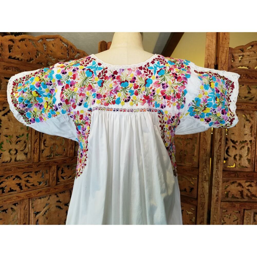 Vintage 1970s Mexican San Antonino Hand Embroidered White Cotton Maxi Dress - Picture 4 of 9